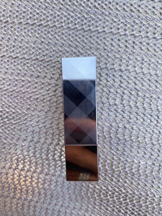 Ruj Burberry Kisses Sheer