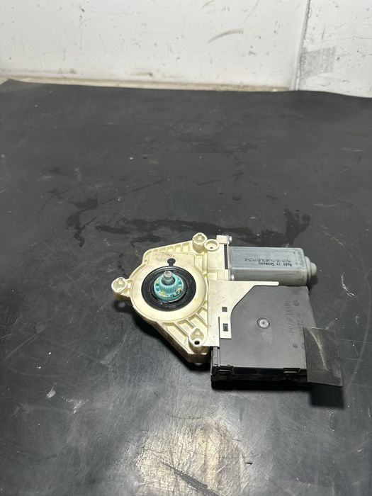 Motoras macara geam dreapta fata Volkswagen Vw Passat B6 1K0959793G