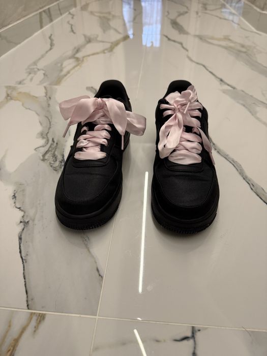 Продавам лимитира серия nike air force