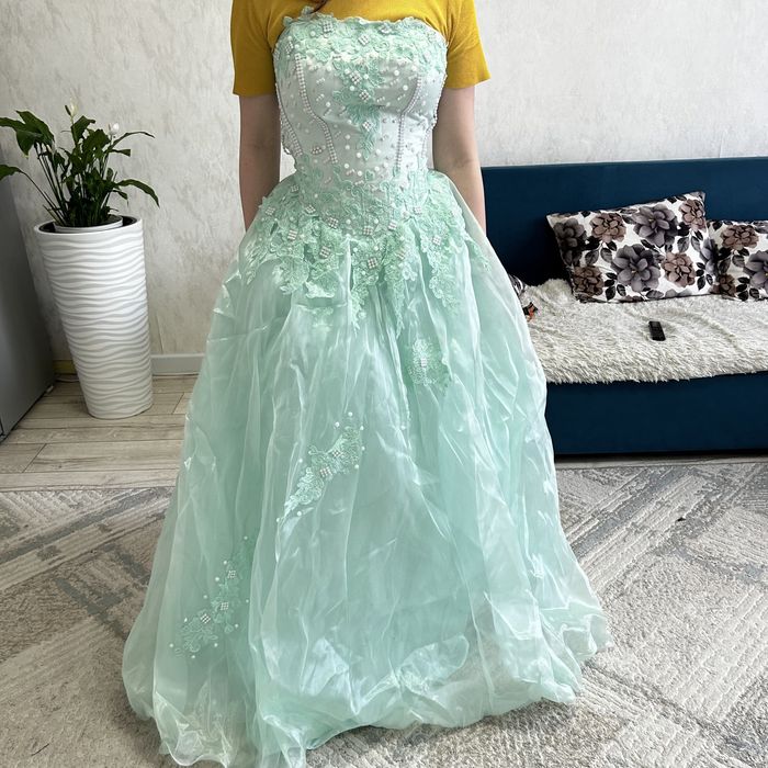 Отдам даром красивое платье