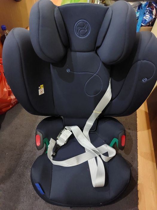 Vând scaun de mașină  pentru copii Cybex