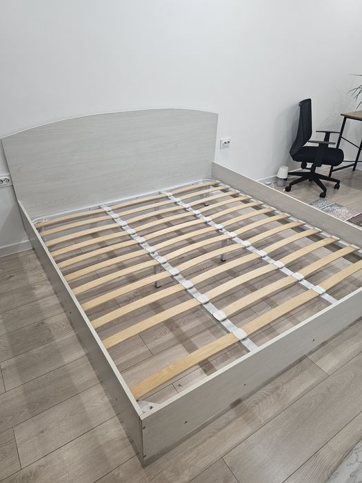 Матрас с кроватью б/у