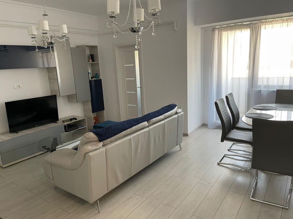Inchiriez apartament cu 2 camere si loc parcare
