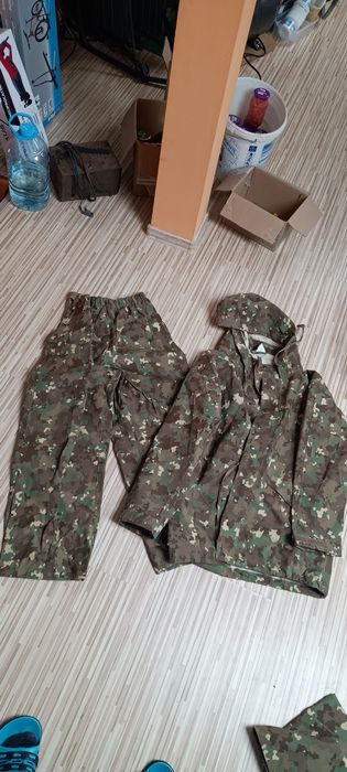 Costum militar intemperii