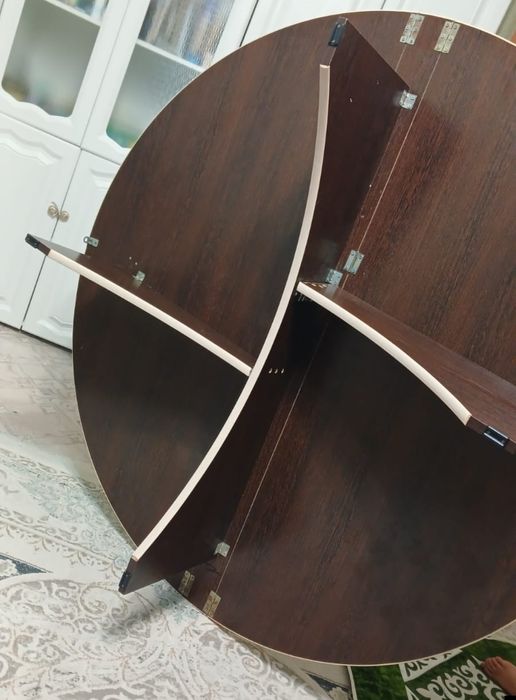 Продам стол круглый