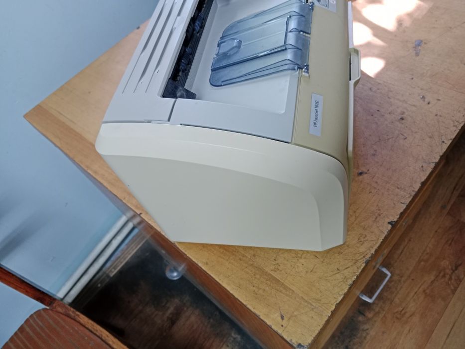 Продам принтер 1020