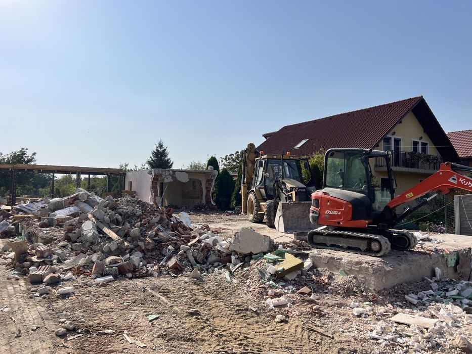 Demolari Profesionale| Cu Camioane Si Utilaje Specializate!