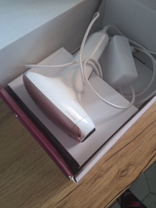Епилатор Philips Lumea - фотоепилатор, неизползван
