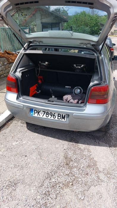 Продавам VW-Golf 1.8 LPG