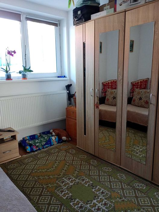 De vânzare apartament cu 3 camere, curte proprie de 110 mp și loc de parcare