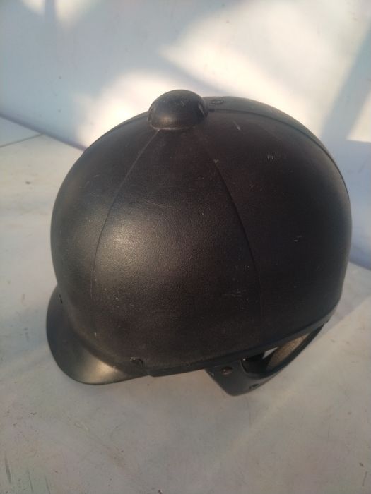 Жокейска каска/шапка за езда JOFA размер 53-54
Марка : JOFA  220
Тегло