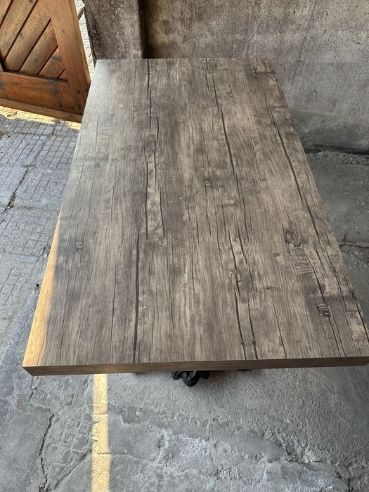 Холна маса нова с метални крака