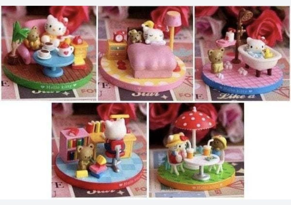 Китти в коробочках.