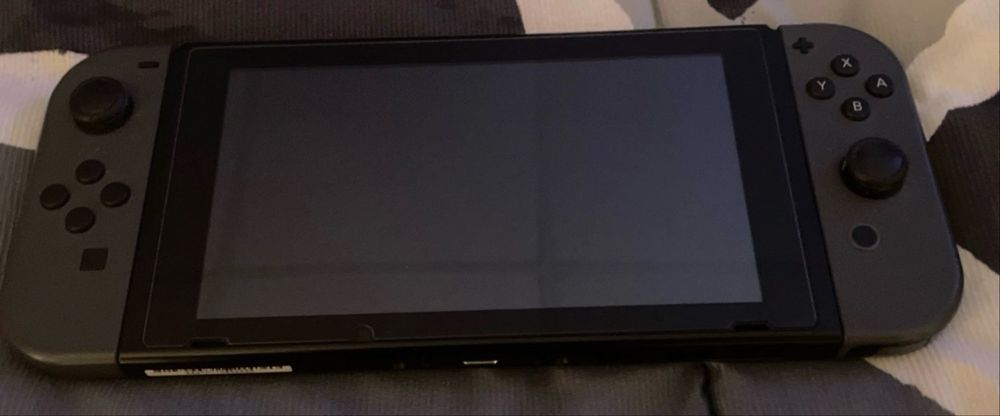 Nintendo switch  С ХОРОШИМ КОМПЛЕКТОМ!