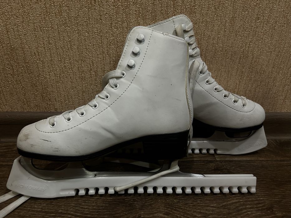 Коньки фигурные