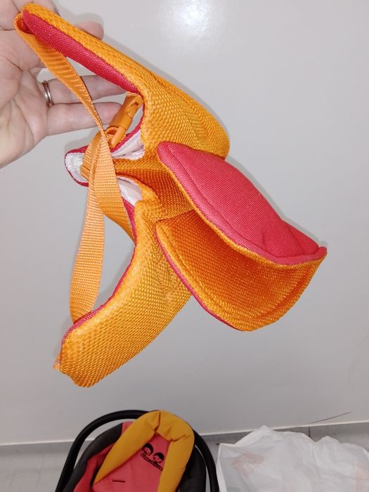 Столче за кола с подарък кенгуру