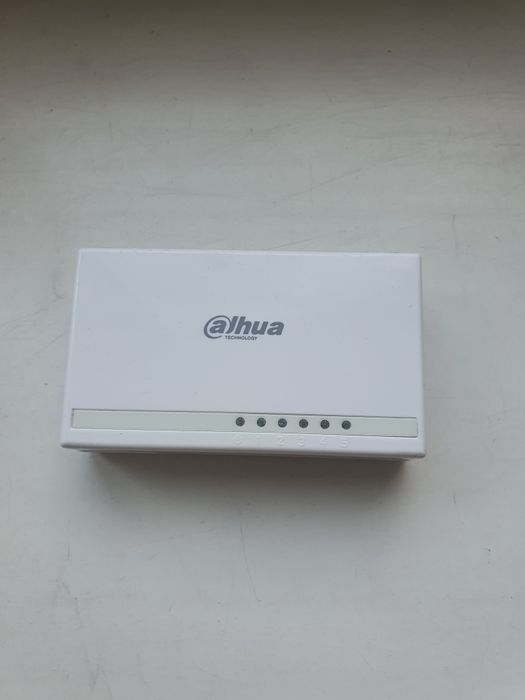 Настольный коммутатор(свич) 5 ти портовый и 8 ми портовый