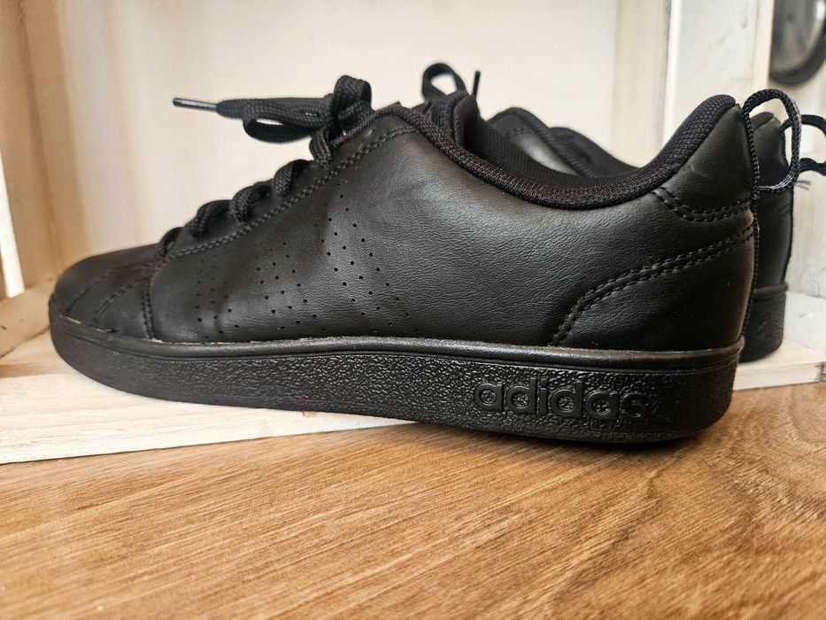 Маратонки -adidas. Размер - 37