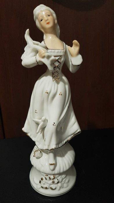 Статуетки от Италия с маркировка.