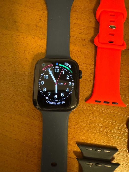 Apple Watch SE 2024, garantie 1 an, folosit foarte putin