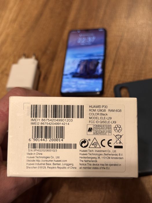 Huawei P30 128gb (nu este varianta lite sau p30 pro)