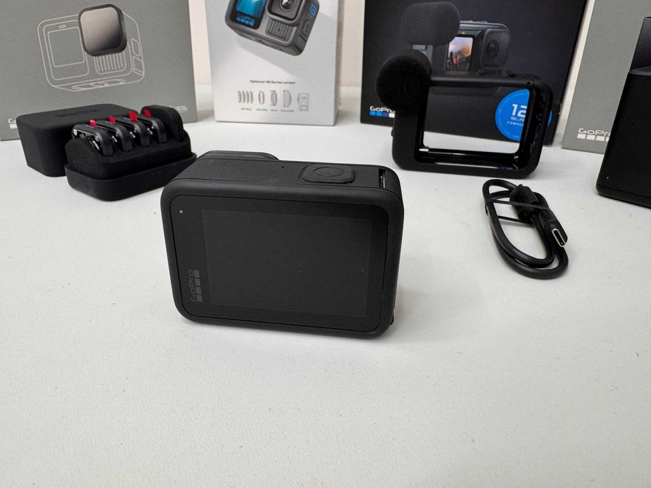 camera GoPro Hero 13 + Filtre ND + Media Mod + 2 baterii Enduro + incarcator usb-c