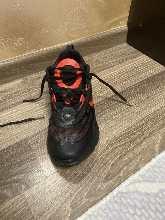 NIKE AIR MAX EXOSENSE pret 100 neg nu sunati doar mesaj