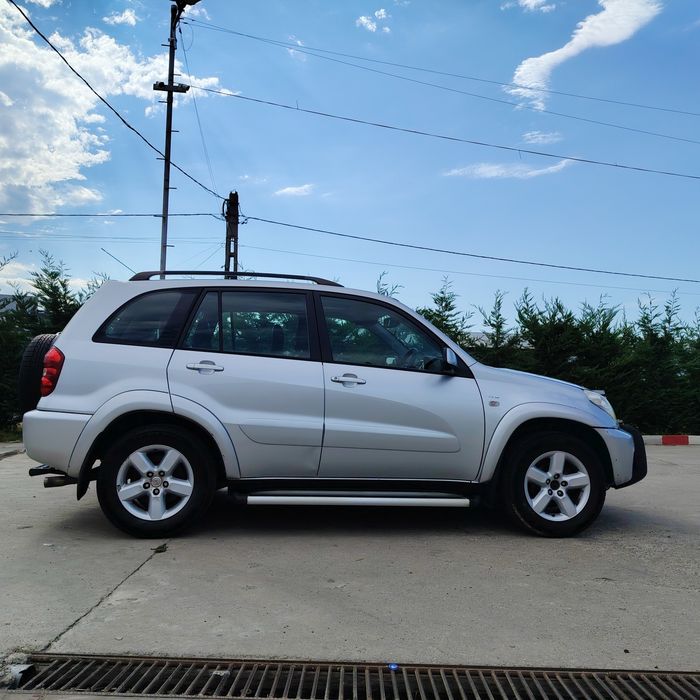 Vând Toyota RAV4 benzină  2005  cutie automată