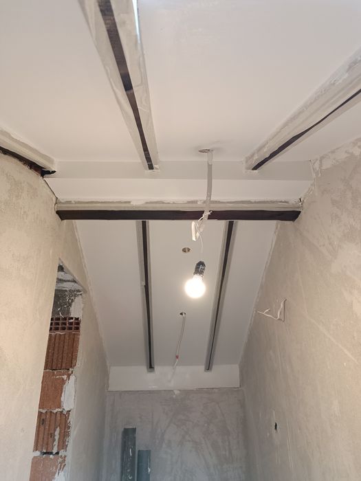 Боядисване, декоративни мазилки, фина шпакловка и всякакви корекции