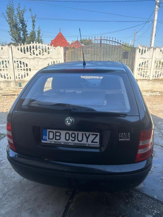 Vând skoda fabia 1.2