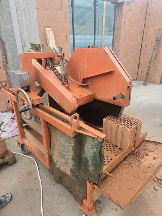 Masina taiat caramida sau piatra disc 900 mm