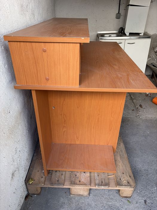 Birou  cu  sertar tastatura
