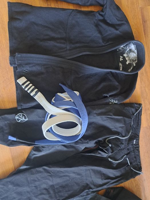 Продам кимоно для джиу джитсу