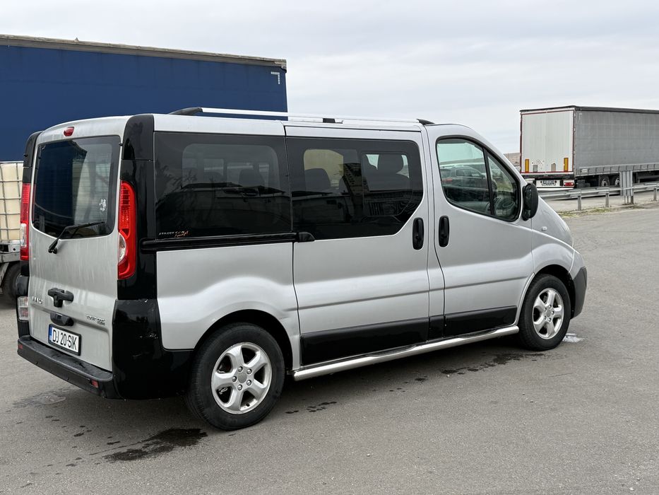 Opel vivaro 8+1 Locuri