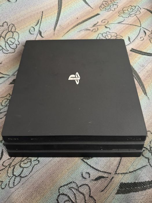 Playstation 4 pro 4 джоустика + подарки