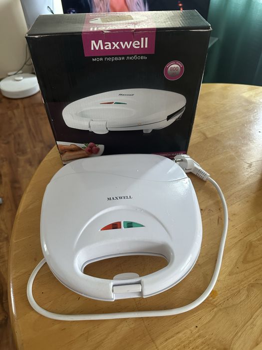 Сэндвичница Maxwell MW-1551 W — 800 Вт