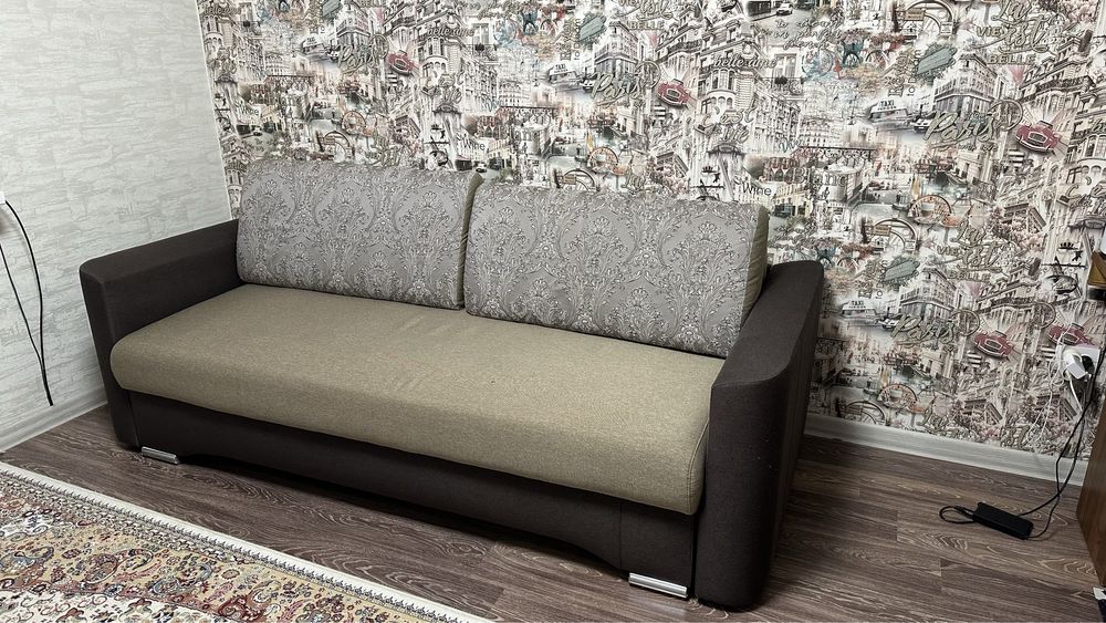 Продаю диван для гостиной