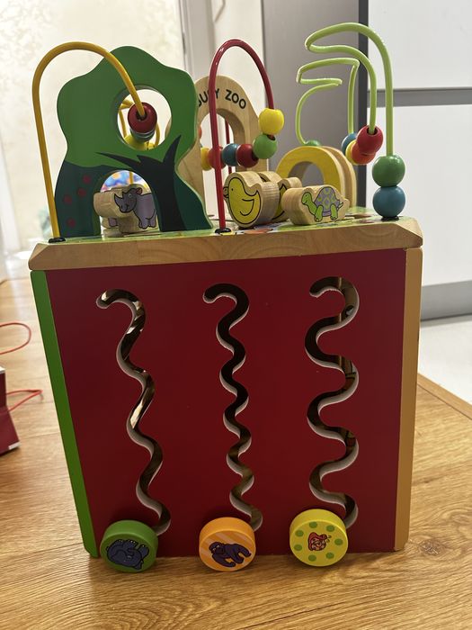 Активен дървен куб