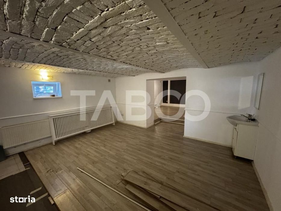 Spatiu comercial de inchiriat 4 camere 85 mpu Central Sibiu