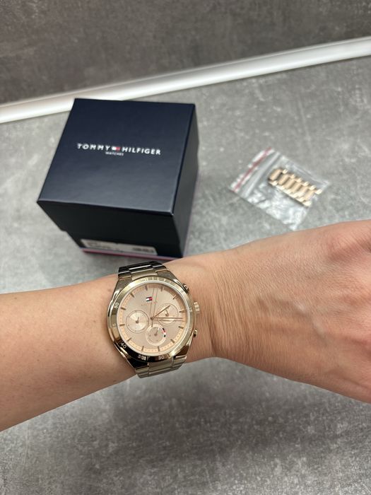 Часовник Tommy Hilfiger rose gold