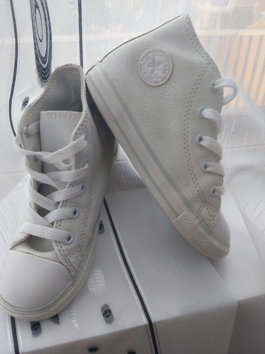 Conversi piele albi fetițe