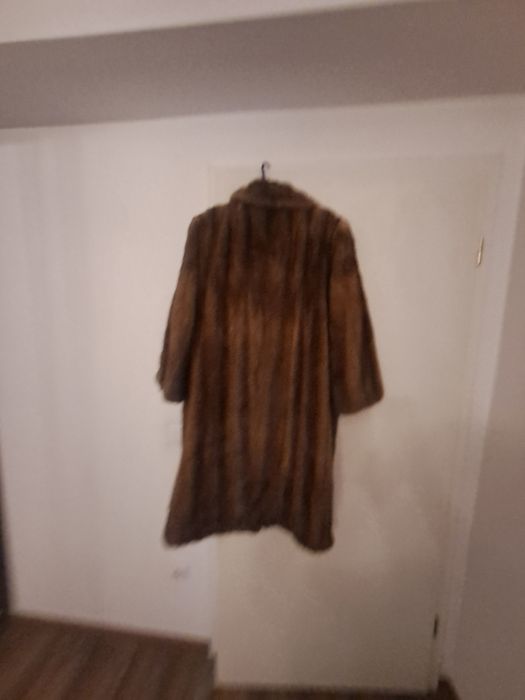 Haina blana lunga de  nurca