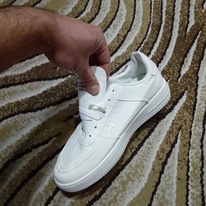 Продаю новые мужские кроссовки из экокожи Размер 43