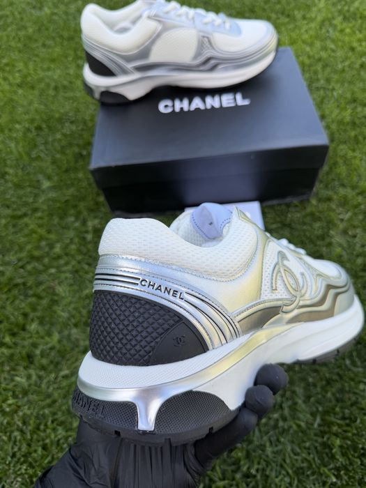 Chanel CC Logo Runner