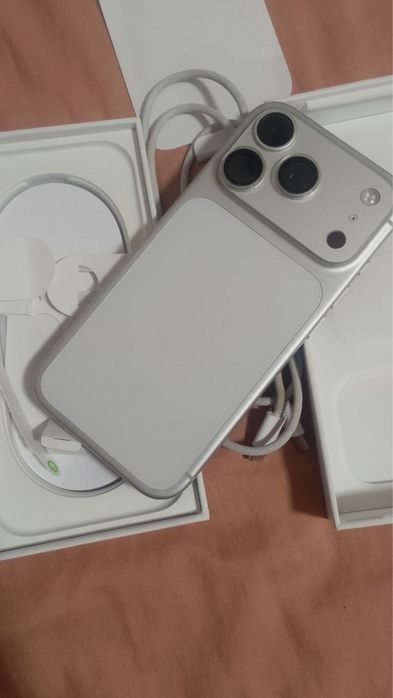 iPhone 17 Pro 256GB – Natural Titanium