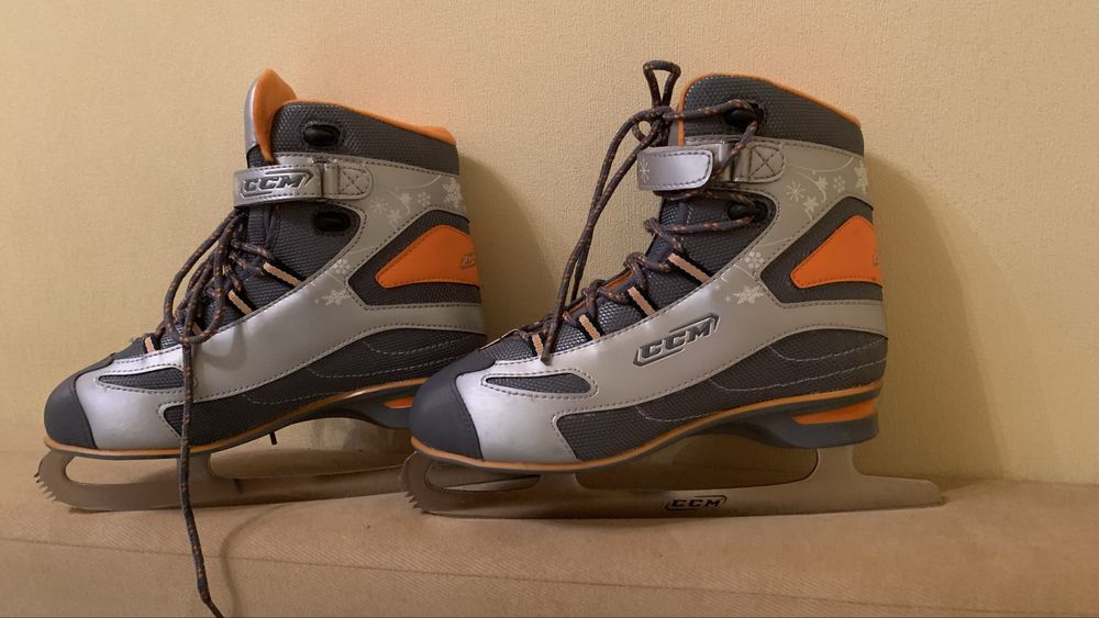 Продам Коньки фигурные