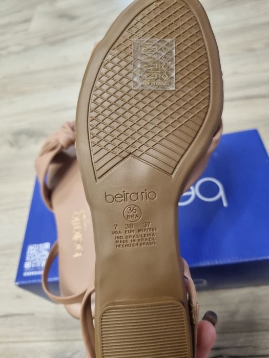 Sandale noi bej marimea 38 noi cu cutie