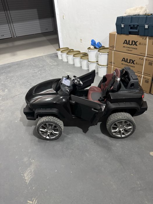 Детска количка 4Х4 със 2 акумулатора е чисто нови!!!