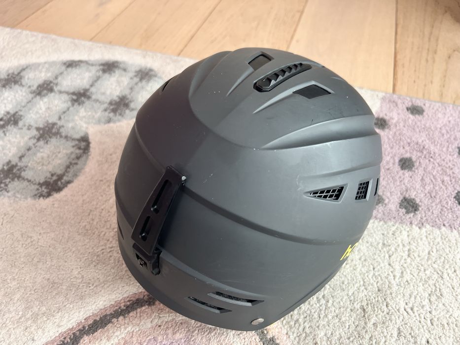 Ски каска размер М с подарък ски ръкавици