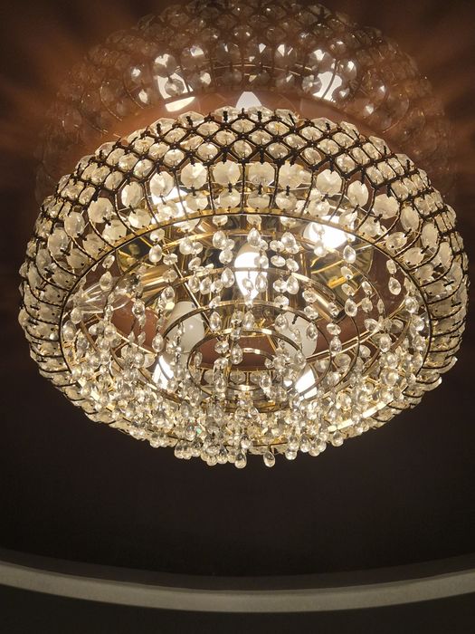 Люстры потолочные